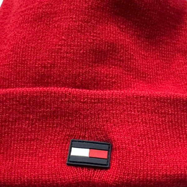 Tommy Hilfiger | כובע סרוג פונפון אדום טומי הילפיגר