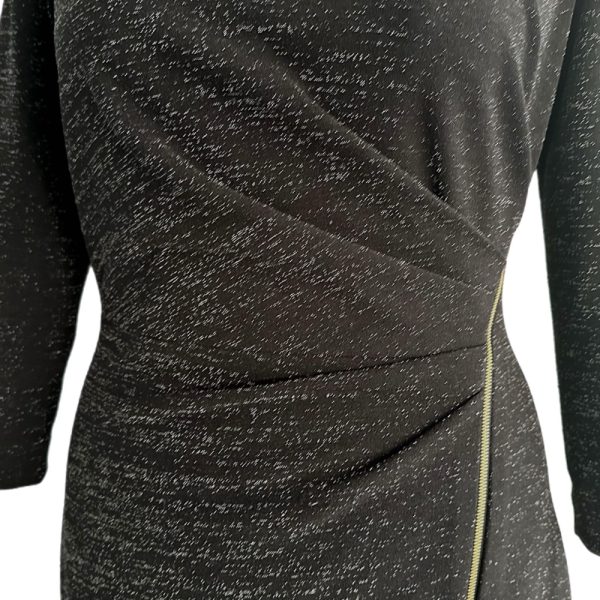 Calvin Klein | שמלת מידי שחורה אאלגנטית עם שסע קלוין קליין